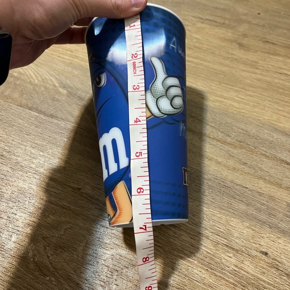 4 M&M cups - Picture 2 of 2
